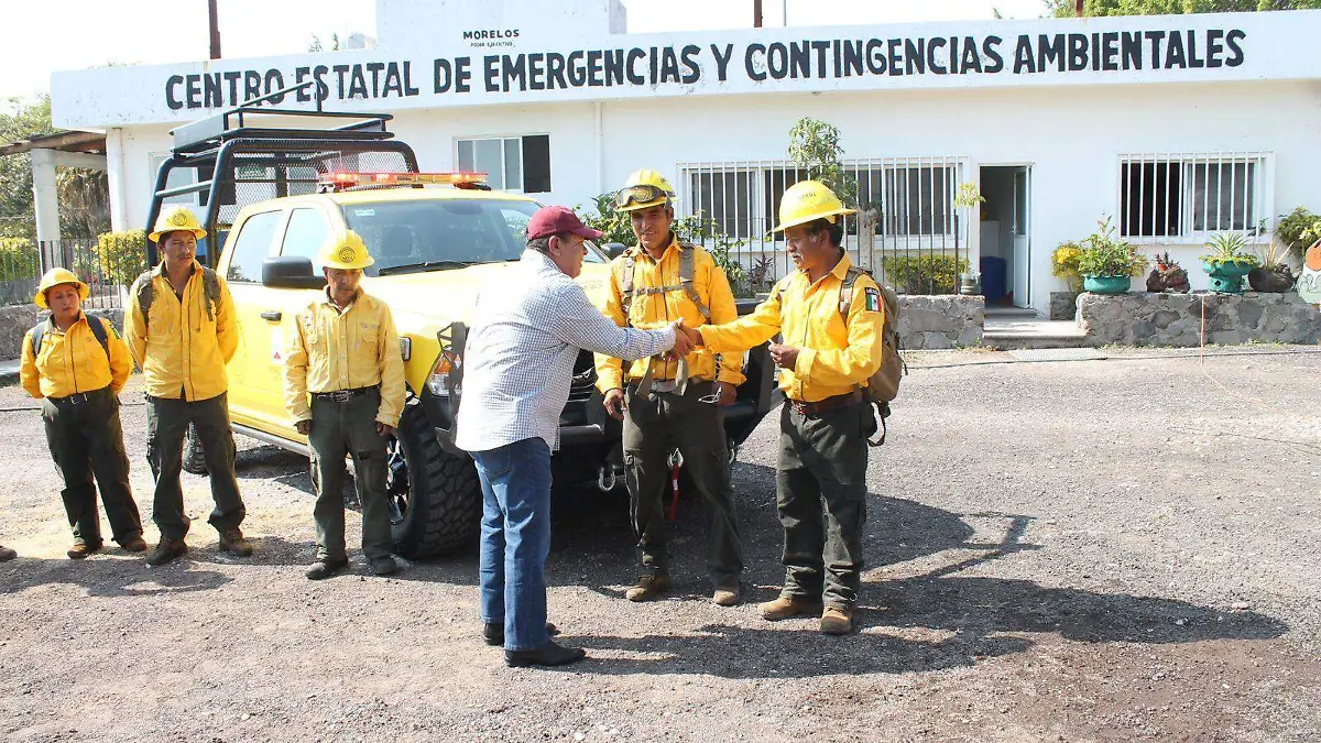 AGUS-F7R entrega de unidades para el combate de incendios forestales (1)